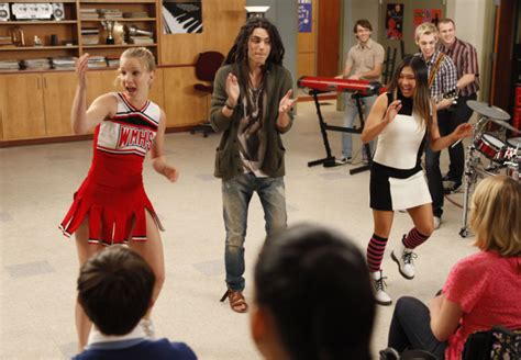 glee season 3 episode 17|glee parade recap.